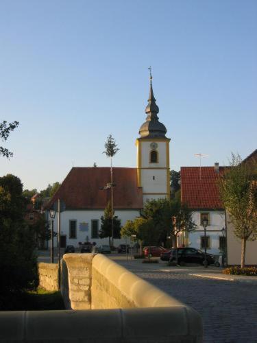 Gasthof Zur Krone Burghaslach Bagian luar foto
